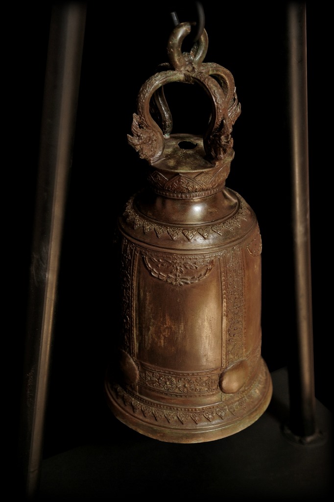 Extremely Rare Early 19C Bronze Laos Temple Bell #BB213